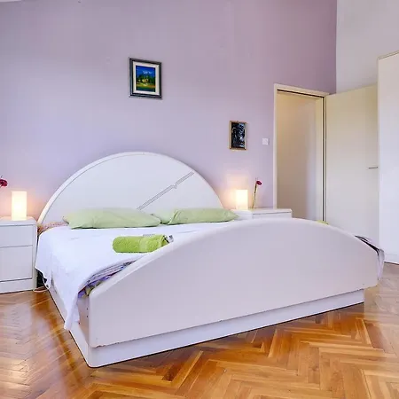 Einzigartige Nur 1 Km Bis Zum Mit Privatem Pool, Bbq, Klima, Wlan Liznjan