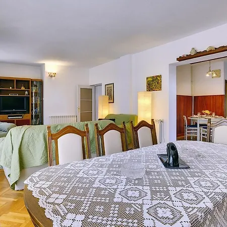 Holiday home Einzigartige Nur 1 Km Bis Zum Mit Privatem Pool, Bbq, Klima, Wlan