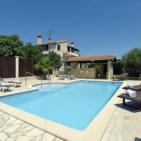 Einzigartige Nur 1 Km Bis Zum Mit Privatem Pool, Bbq, Klima, Wlan * Liznjan