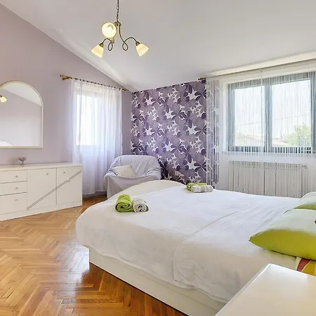 Einzigartige Nur 1 Km Bis Zum Mit Privatem Pool, Bbq, Klima, Wlan Ferienhaus