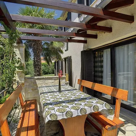 Einzigartige Nur 1 Km Bis Zum Mit Privatem Pool, Bbq, Klima, Wlan * Ližnjan