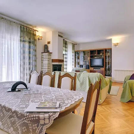 Einzigartige Nur 1 Km Bis Zum Mit Privatem Pool, Bbq, Klima, Wlan Ferienhaus
