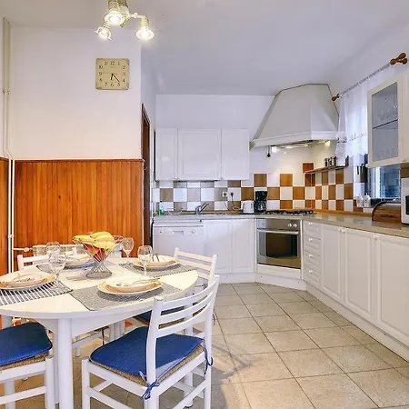 Einzigartige Nur 1 Km Bis Zum Mit Privatem Pool, Bbq, Klima, Wlan Ferienhaus Ližnjan