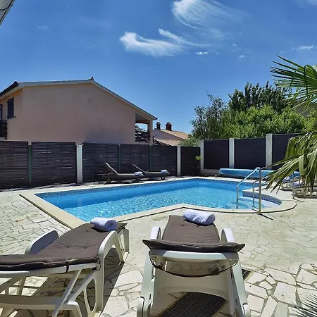Einzigartige Nur 1 Km Bis Zum Mit Privatem Pool, Bbq, Klima, Wlan Ferienhaus Ližnjan